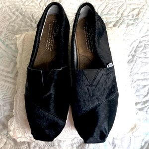 Toms Pony Hair Shoes Mens size 8 or Women’s 9
